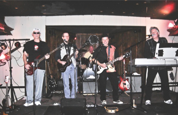 Sun City’s popular rock band Old’s Cool (above) and the new kids on the block Pflashback (below) crank out tunes at Country Cafe. (Photos provided)