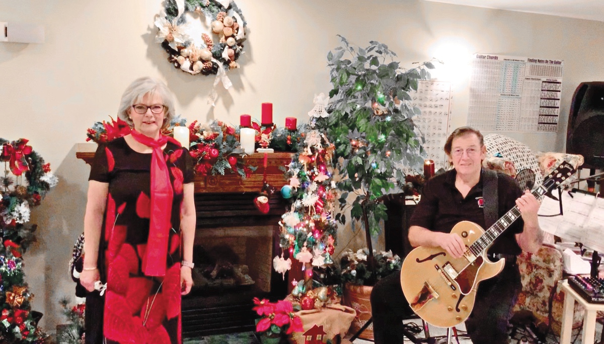 Sara Tustin and Tom VanTilburg perform Did You Know, Mary? These performances were a part of the Theatre Company’s endeavor to bring the stage into Sun City homes.