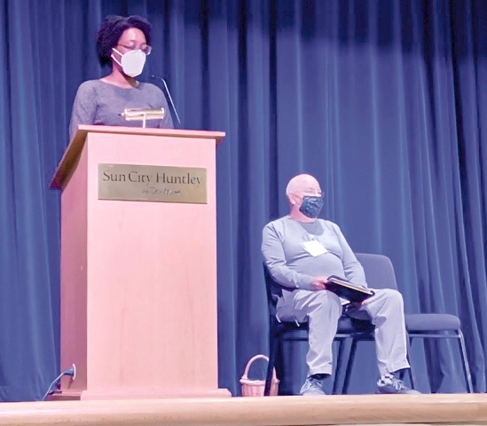 Representative Lauren Underwood of the 14th Congressional Distric discusses SALT tax and prescription drug pricing among other key issues in Illinois. She’s seen here in Drendel Ballroom on Oct. 18 with Ken Kalscheur of the Civics Committee. (Photo by David Goode/My Sun Day News)