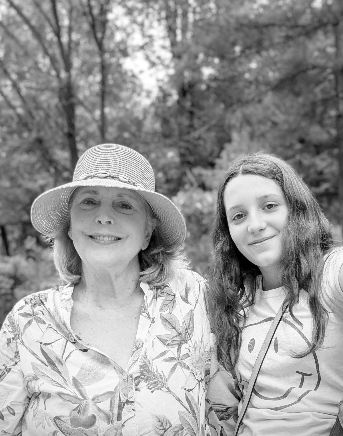 E leen Giltner (left) and her granddaughter Lorraine take a quick selfie on their outing to Brookfield Zoo. (Photo provided)